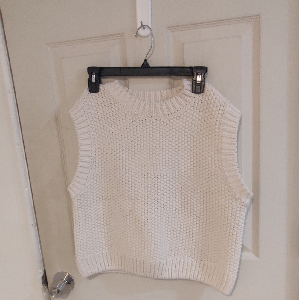 H&M White Knit Sweater Vest